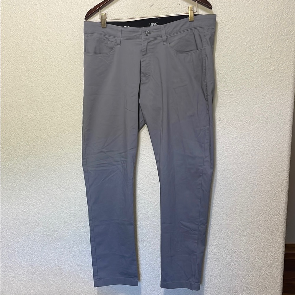 Joseph Abboud Men's Gray Slacks. Very Good Condition. Size 38WX30L.